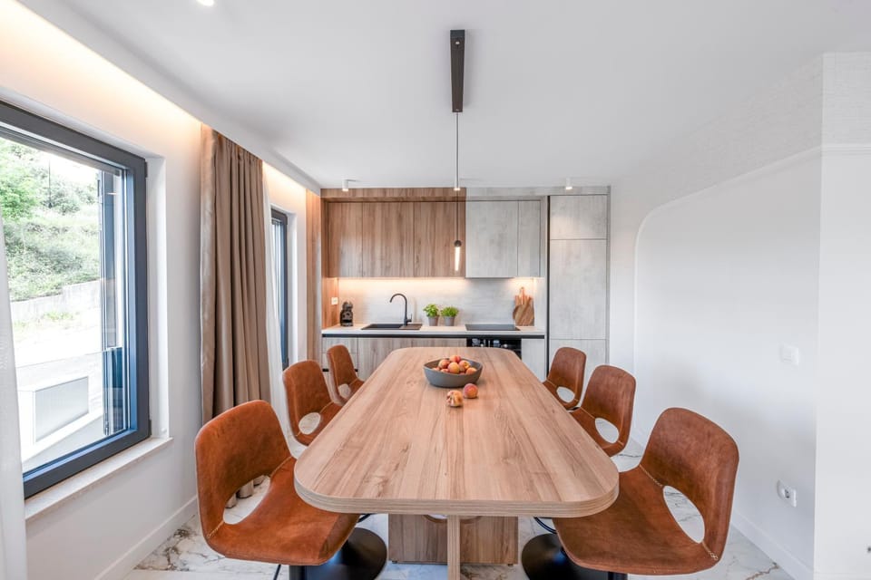 Seating area, Dining area