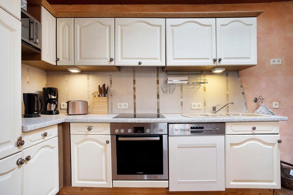 Kitchen or kitchenette, Living room