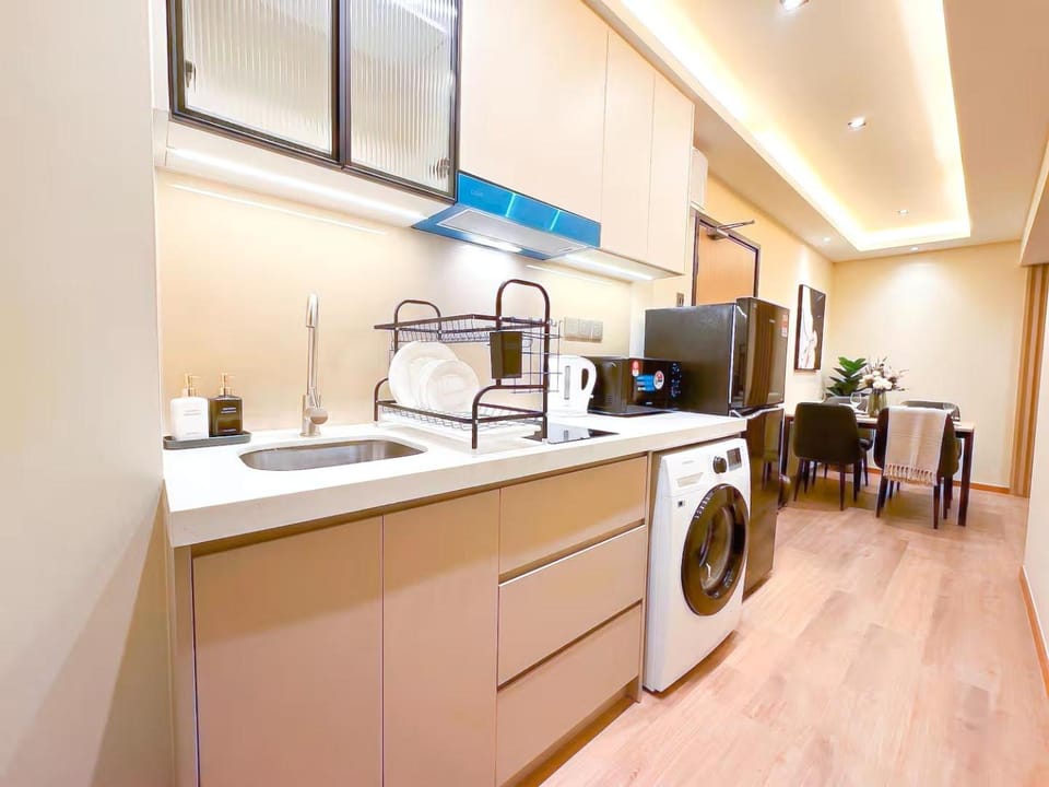 Kitchen or kitchenette, Living room, Dining area