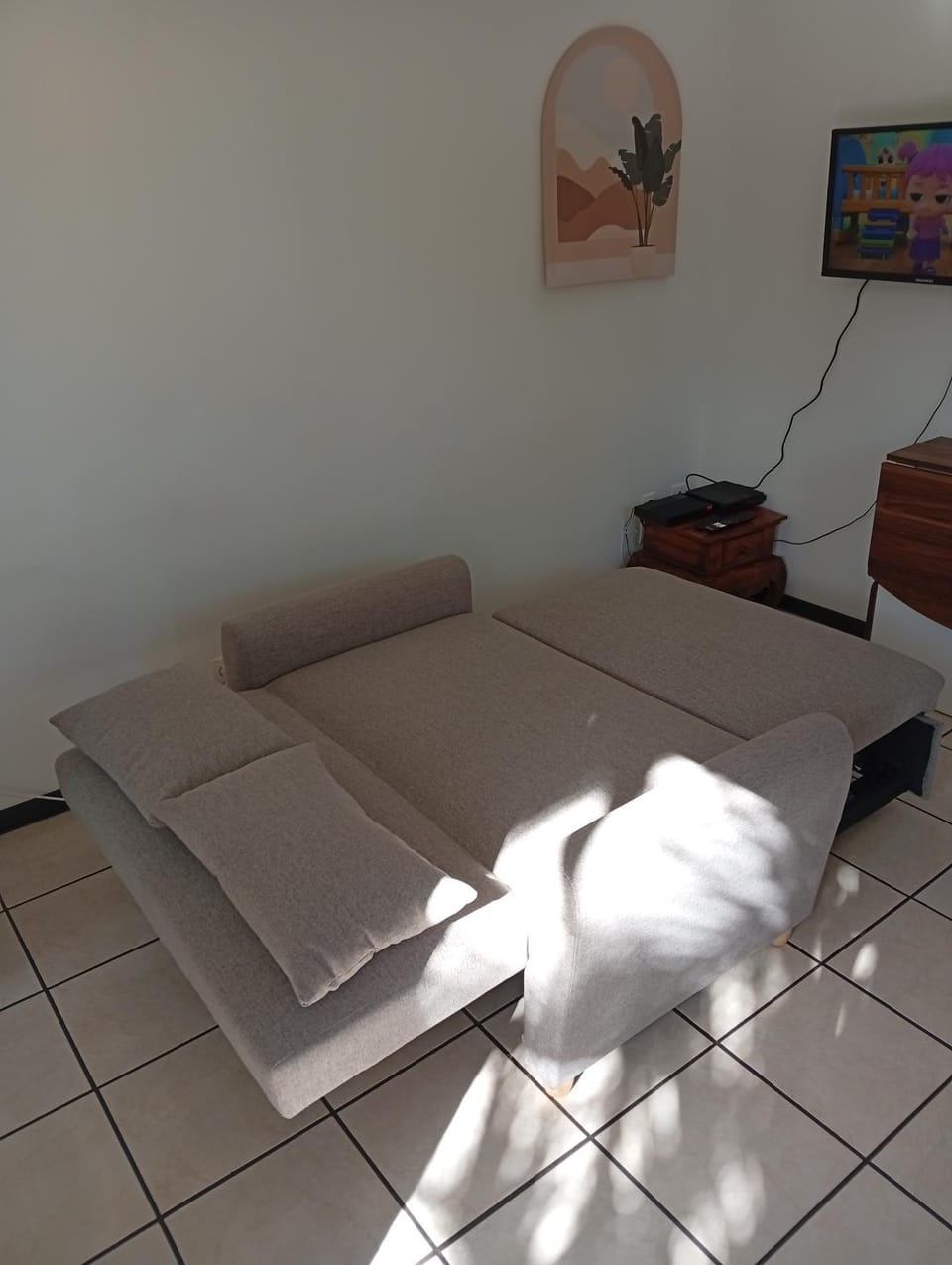 Bed, TV and multimedia, Living room, Dining area