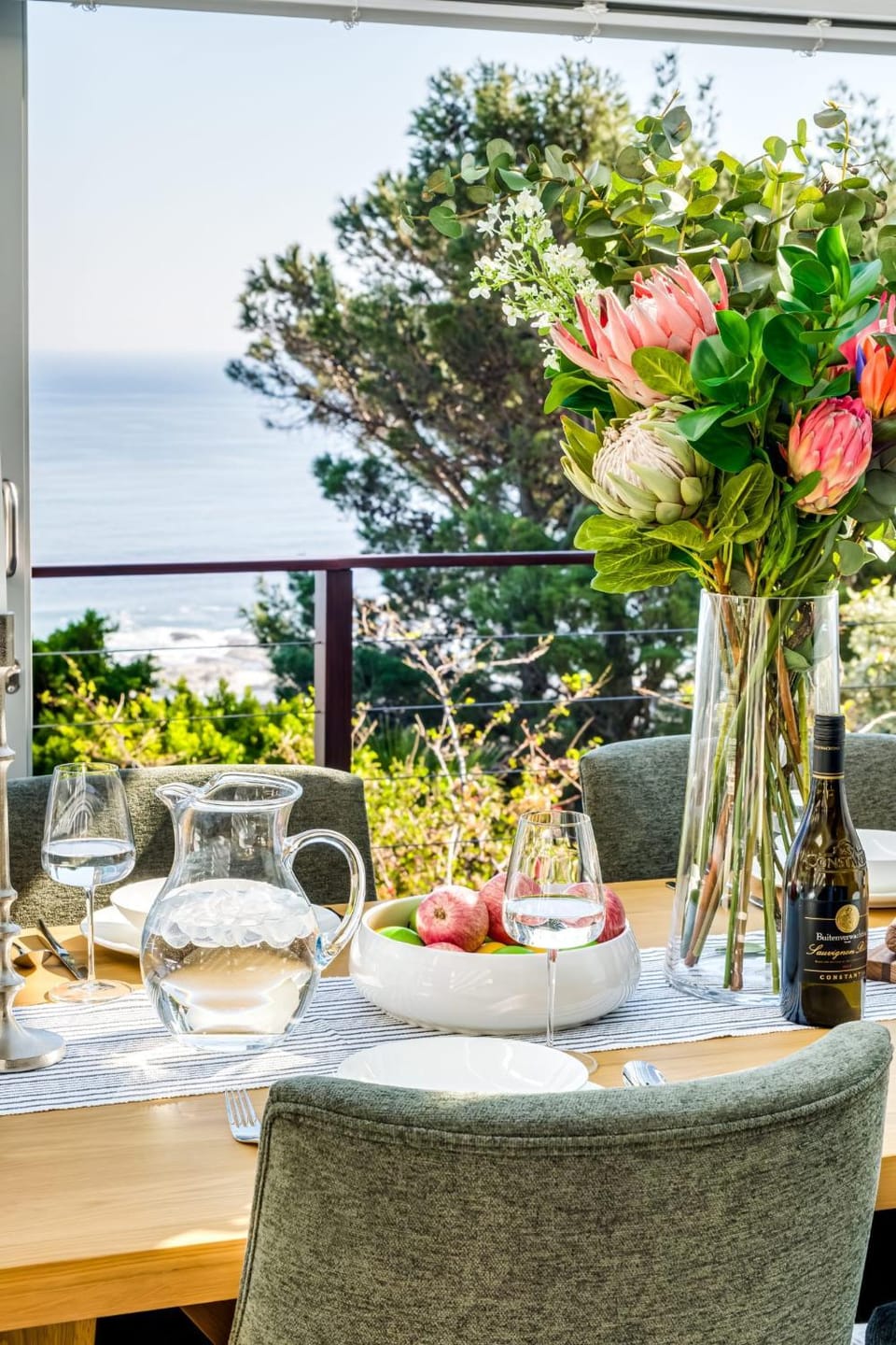 View (from property/room), Balcony/Terrace, Dining area, Garden view, Sea view