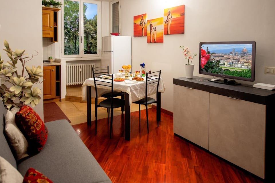 Communal lounge/ TV room, Facade/entrance, Food close-up, TV and multimedia, Kitchen or kitchenette, Living room, Seating area, Dining area, Evening entertainment, Food, Entertainment, minibar, oven, toaster, washing machine