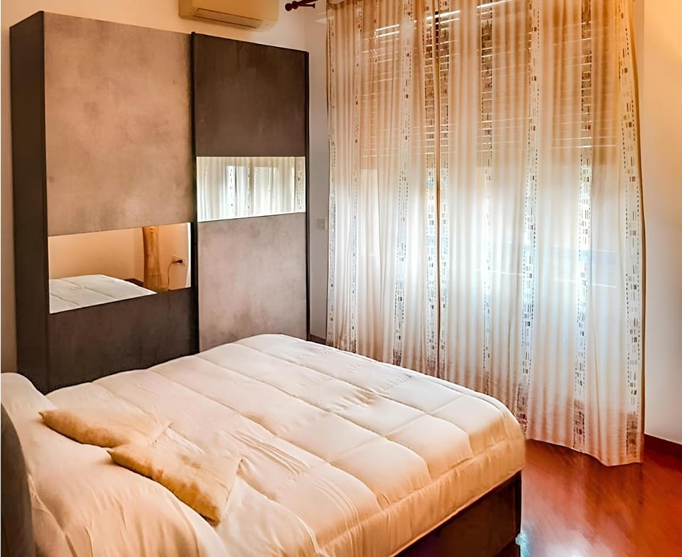 Bed, Photo of the whole room, Bedroom, wardrobe