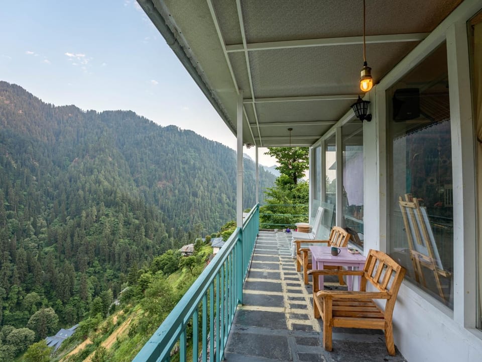 Property building, Day, View (from property/room), Balcony/Terrace, Seating area, Mountain view