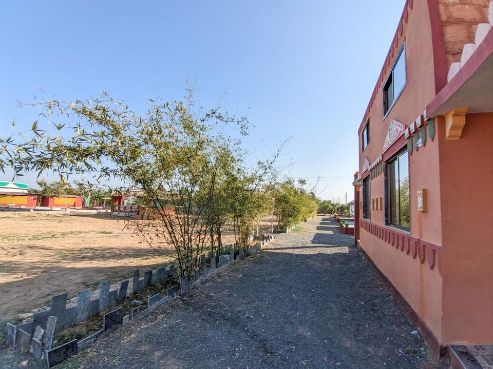 Property building, Day