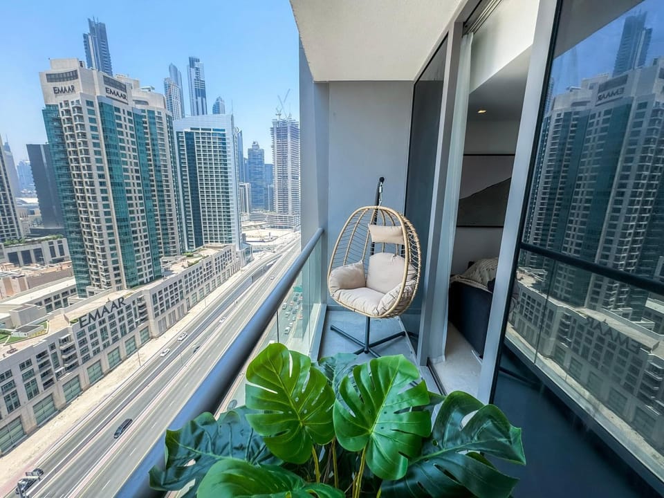 High Floor Burj Khalifa View 1BR - Business Bay Apartment in Dubai