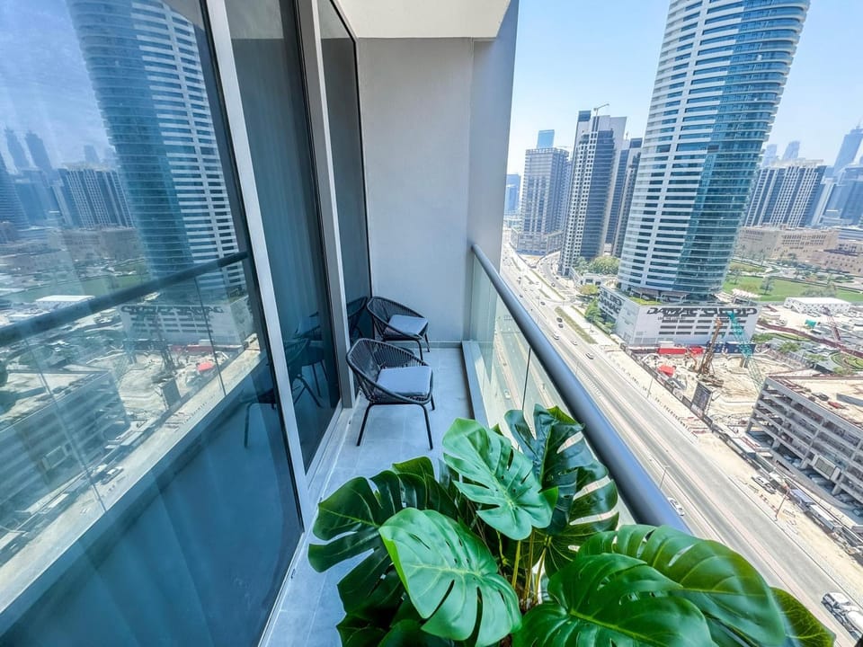 High Floor Burj Khalifa View 1BR - Business Bay Apartment in Dubai