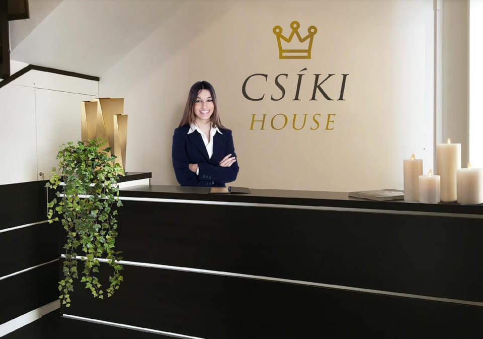 Staff, Lobby or reception, Logo/Certificate/Sign