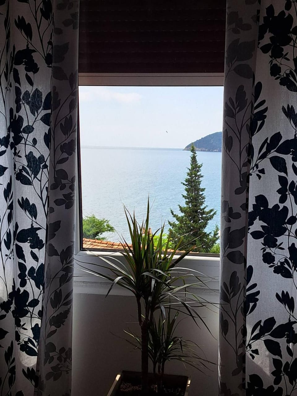 Day, Natural landscape, Mountain view, Sea view