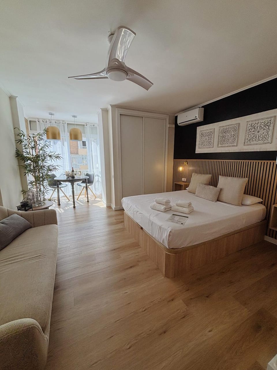 Photo of the whole room