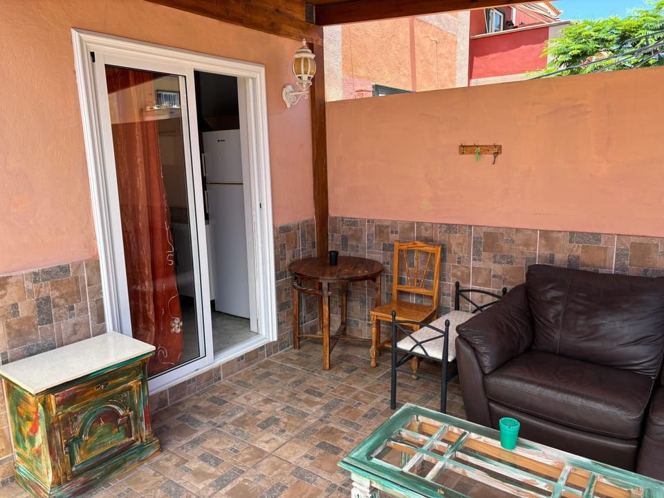 Property building, Balcony/Terrace, Breakfast