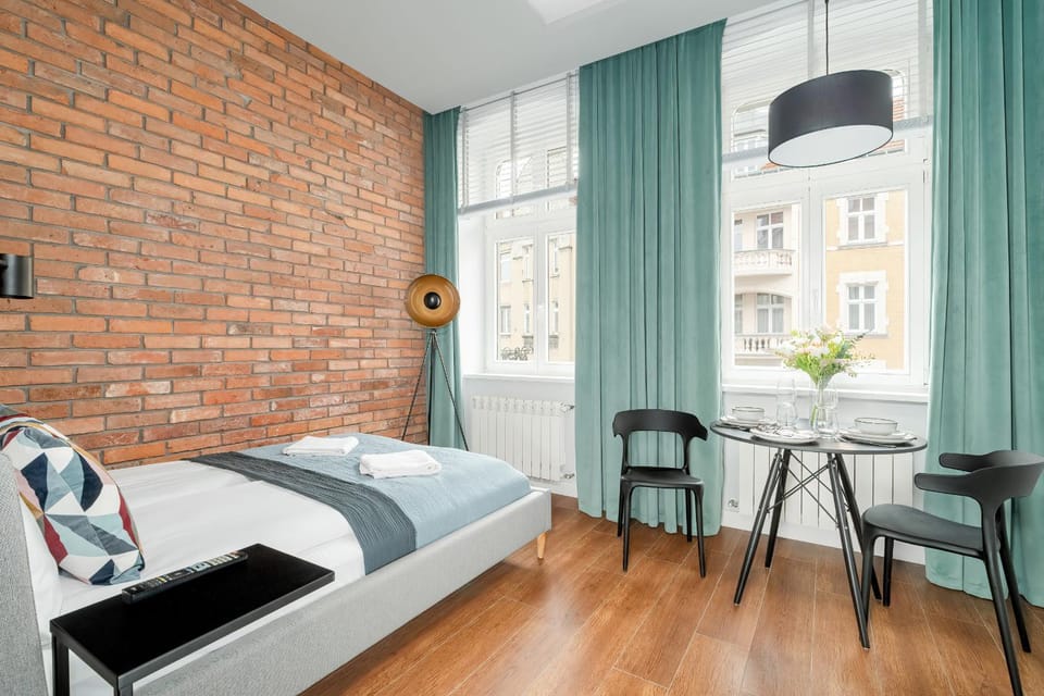 Bed, Living room, Photo of the whole room, Seating area, Dining area, Bedroom