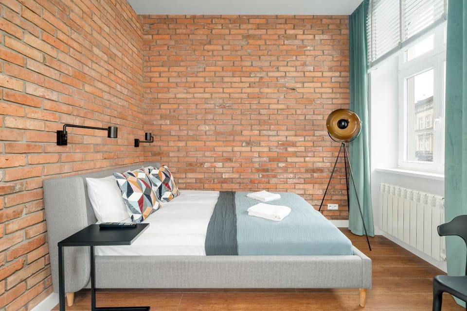 Bed, Living room, Photo of the whole room, Seating area, Bedroom