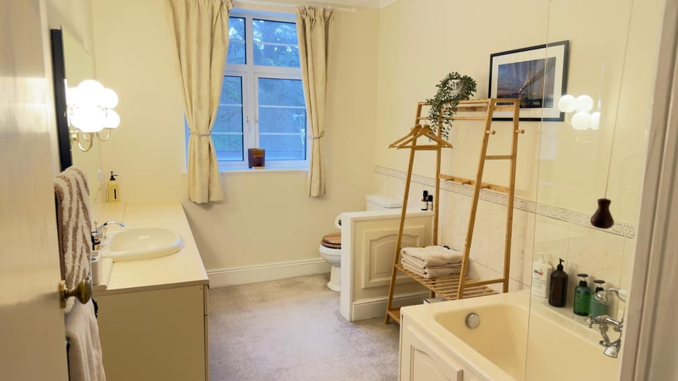 Moorswater Lodge Country House with Wine Bar Bed and Breakfast in England