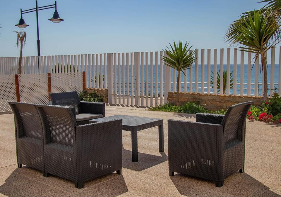 Off site, Balcony/Terrace