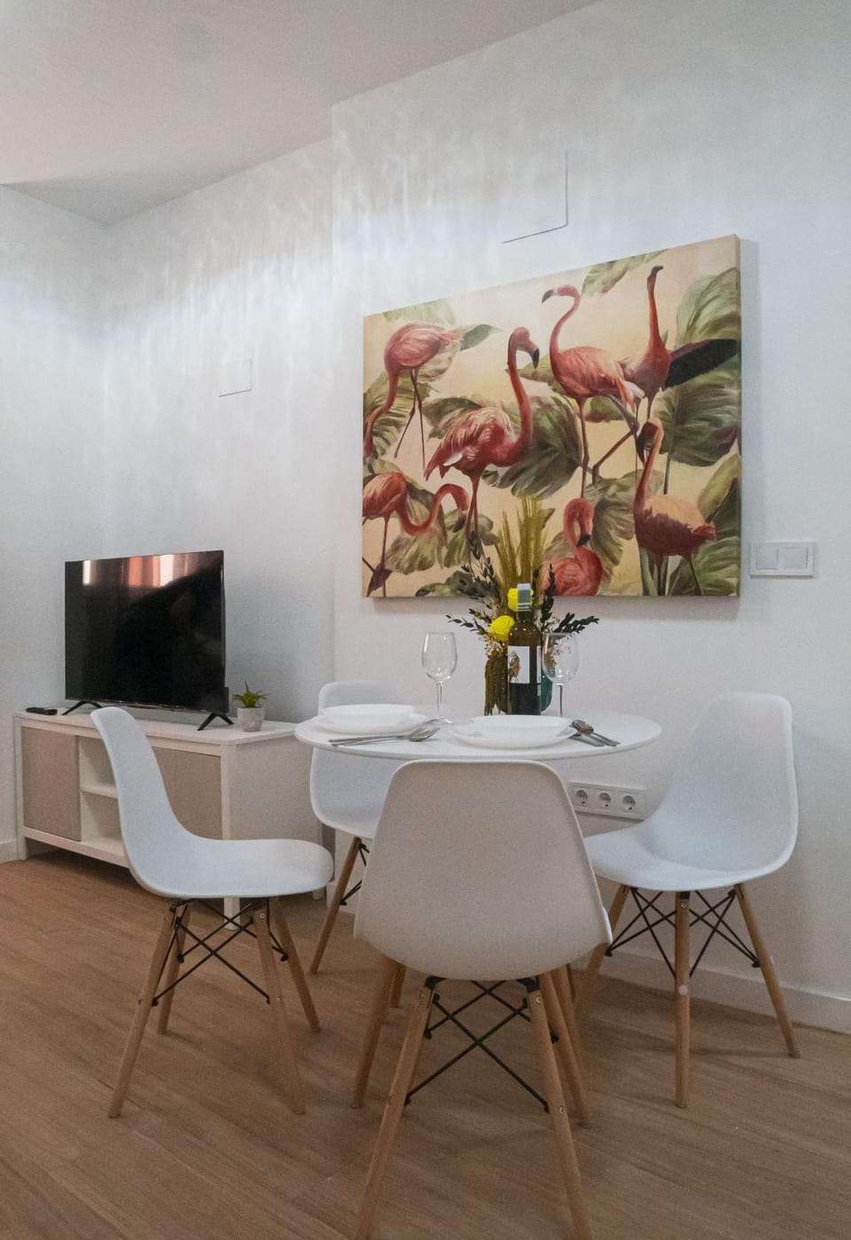 TV and multimedia, Living room, Dining area