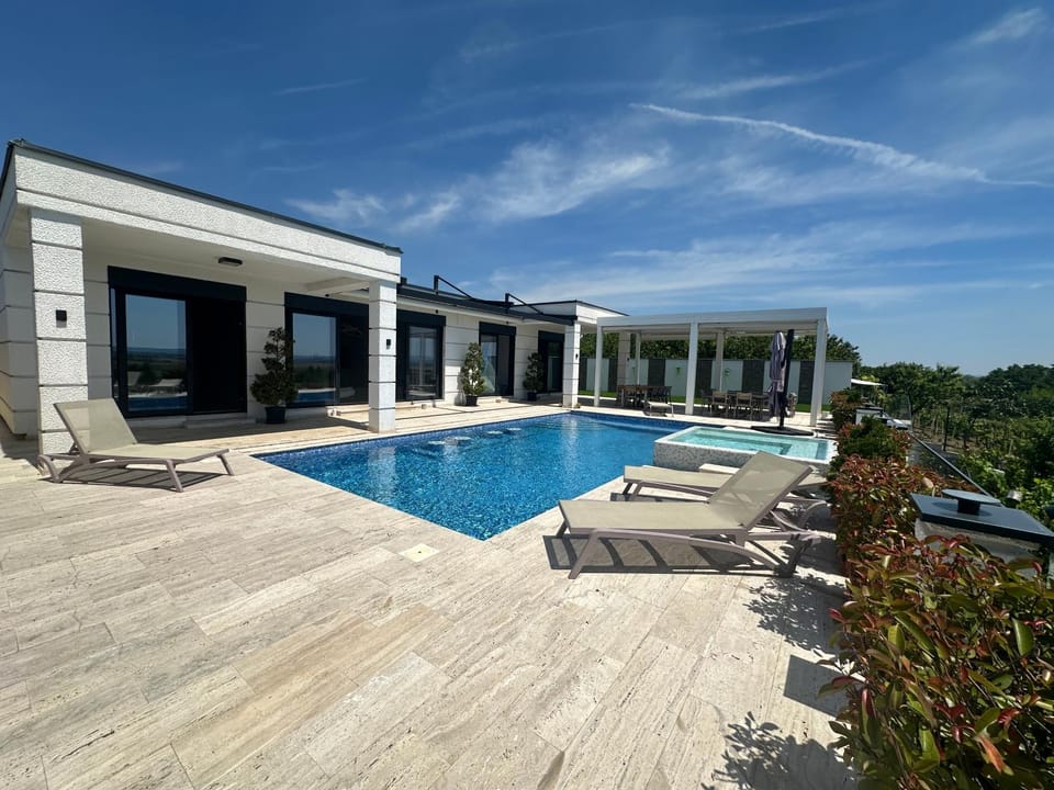 Property building, Pool view, Swimming pool