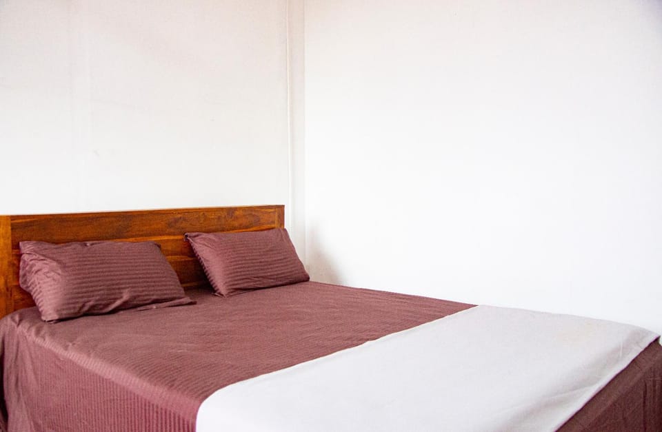 SkyAvenue Guest House Motel in Western Province