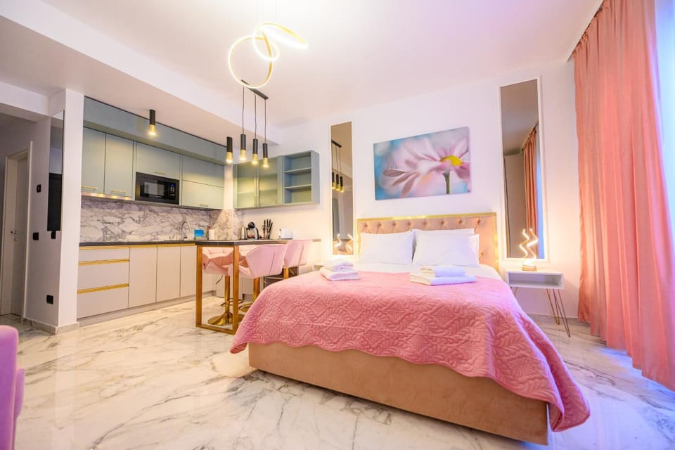 Foa Pink Studio Apartment in Constanta