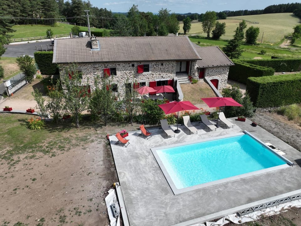 Gîte de Genebret House in Auvergne-Rhône-Alpes