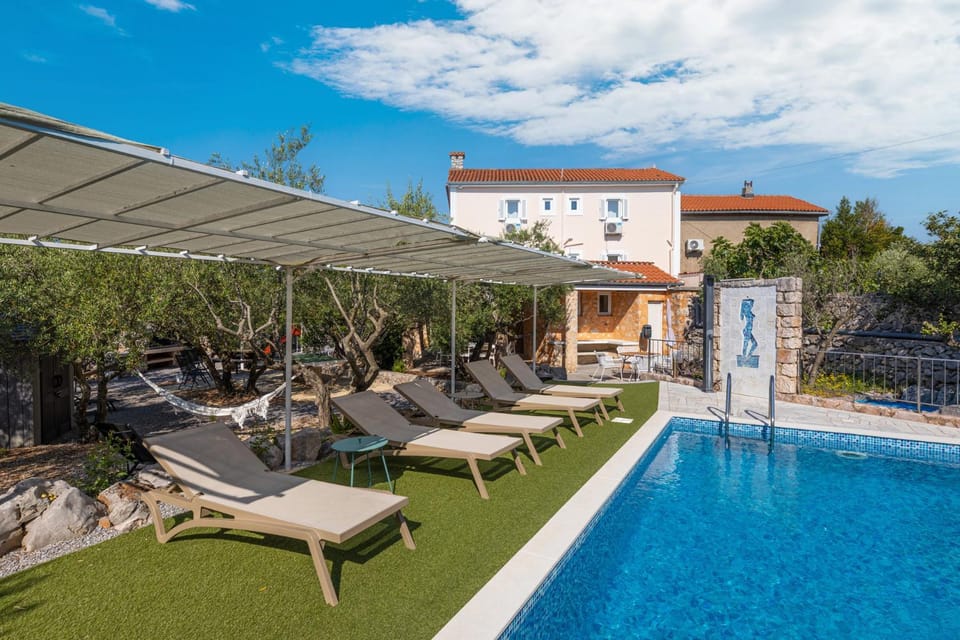 Property building, Patio, Swimming pool