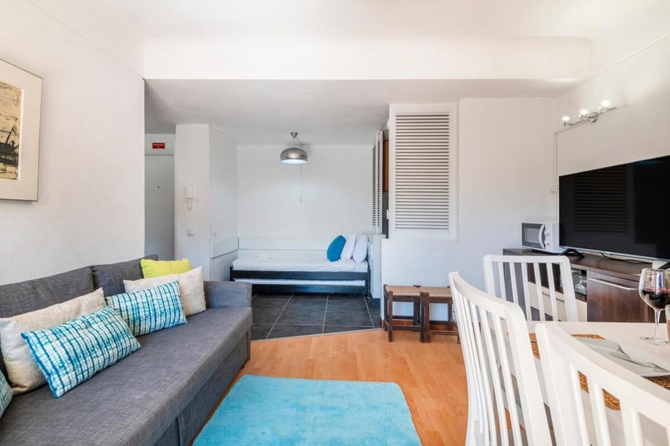 1BR Apartment with Pool @ Lago Azul Apartment in Quarteira
