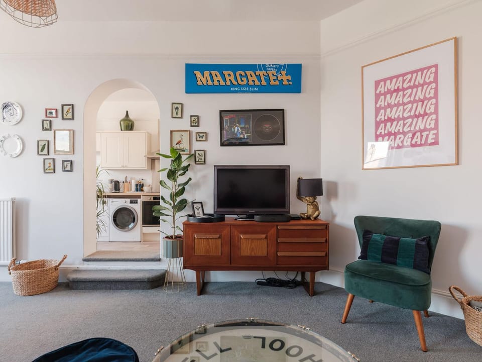 The Lynton Lookout Apartment in Margate