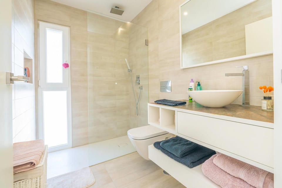 Shower, Bathroom, towels