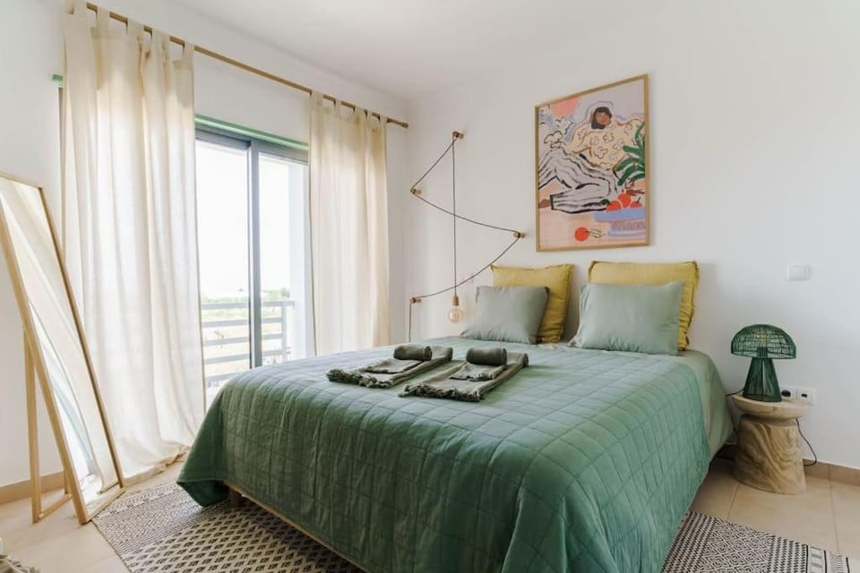 Green Breeze Escape by Lisbeyond House in Odeceixe