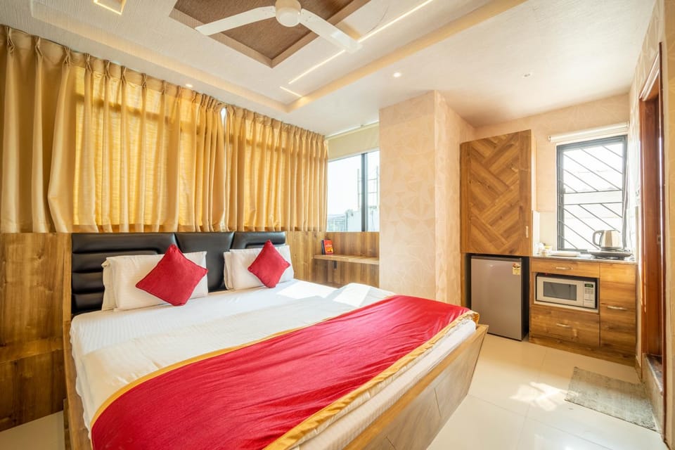 Bed, air conditioner
