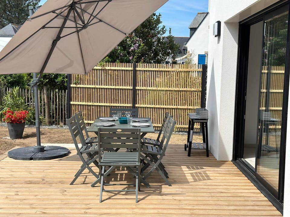 Patio, Dining area