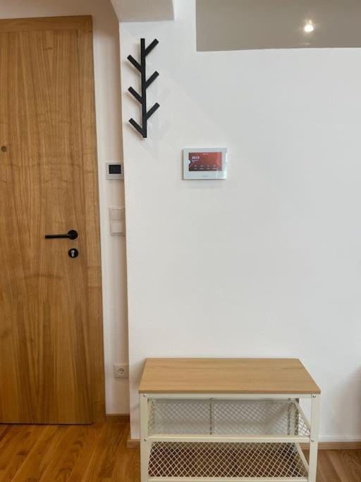 1,5-Zimmer, Top ausgestattet, 4 Pers, Souterrain, Self Check-in, Parkplatz, Netflix & Amazon Prime Apartment in Bavaria
