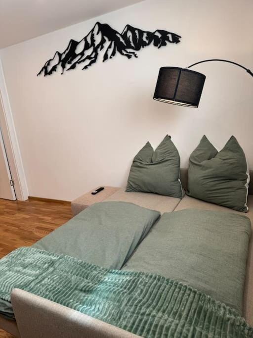 1,5-Zimmer, Top ausgestattet, 4 Pers, Souterrain, Self Check-in, Parkplatz, Netflix & Amazon Prime Apartment in Bavaria