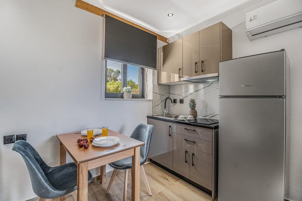 Property building, Kitchen or kitchenette, Living room