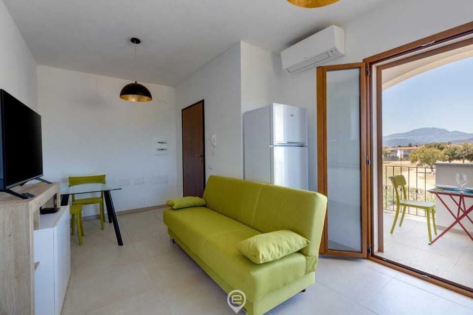 Estay - Orange 4 - AirCon - Balcony Apartment in Sardinia