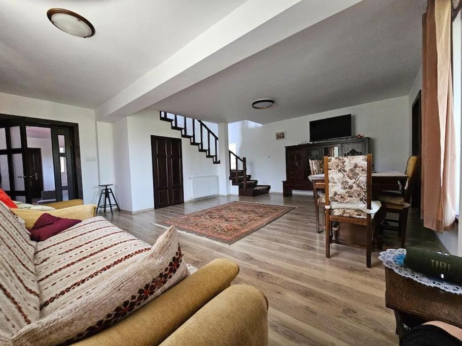 Casa Afrento House in Prahova, Romania