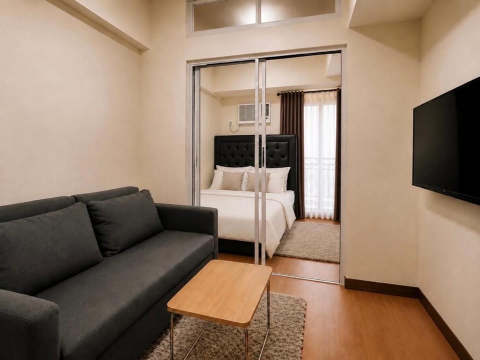 Modern 1BR Condo with Balcony & City View Apartment hotel in Pasig