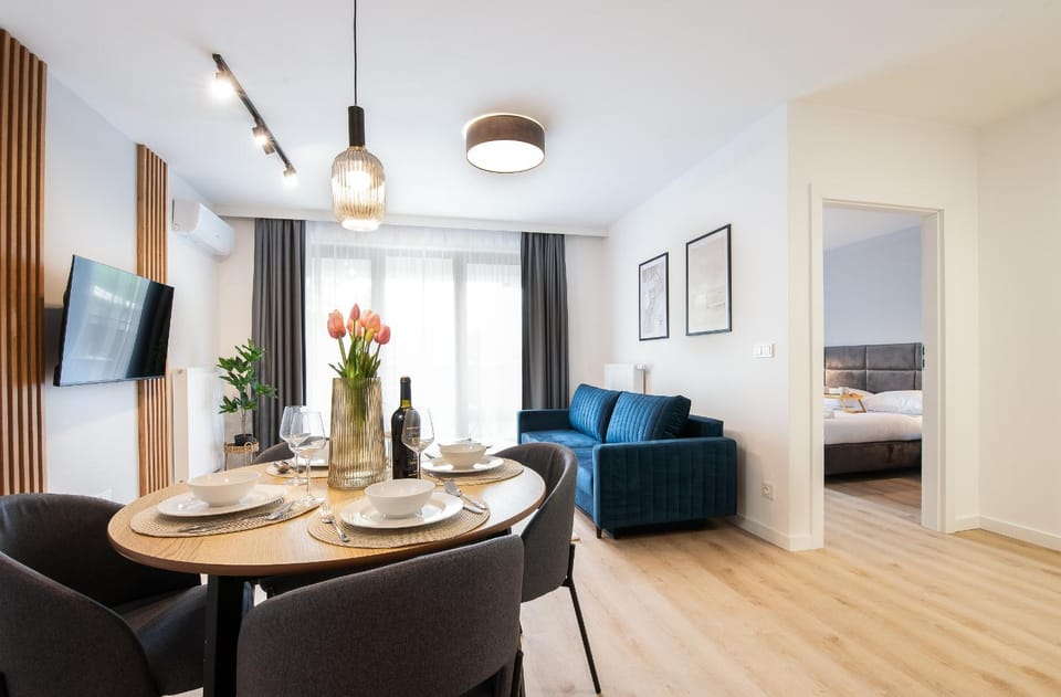 View (from property/room), Living room, Dining area, Bedroom