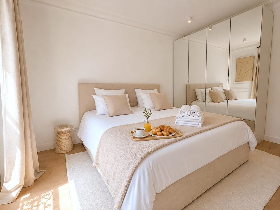 Bed, Photo of the whole room, Bedroom, towels, wardrobe