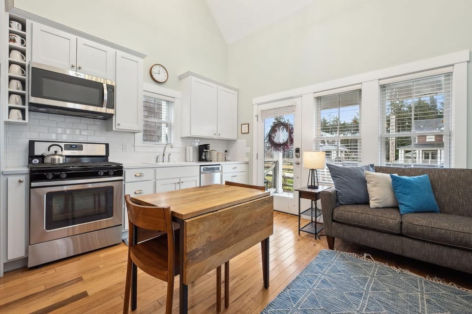 Kitchen or kitchenette, Living room, Dining area, dishwasher, oven, stove