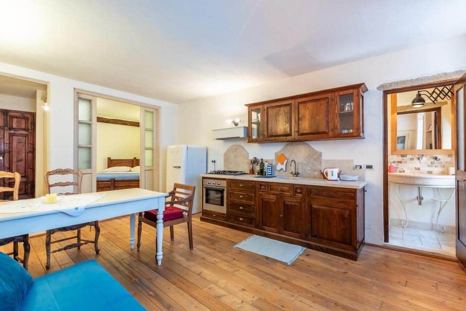 Property building, Kitchen or kitchenette, Living room