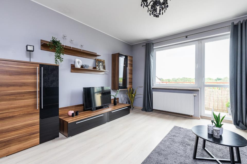 Day, TV and multimedia, Balcony/Terrace, Living room, Seating area, Time of day