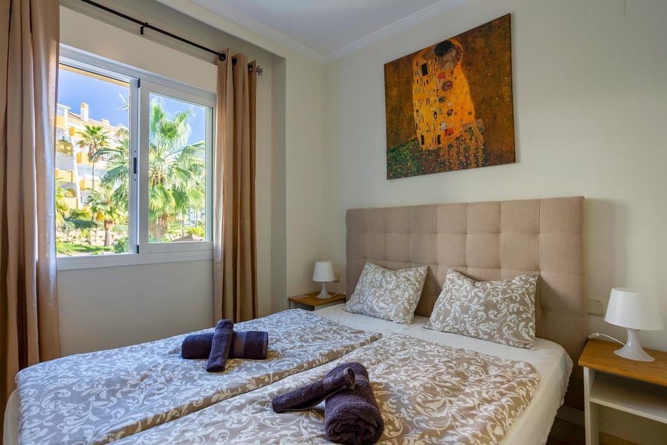 Bed, Photo of the whole room, Bedroom, Garden view