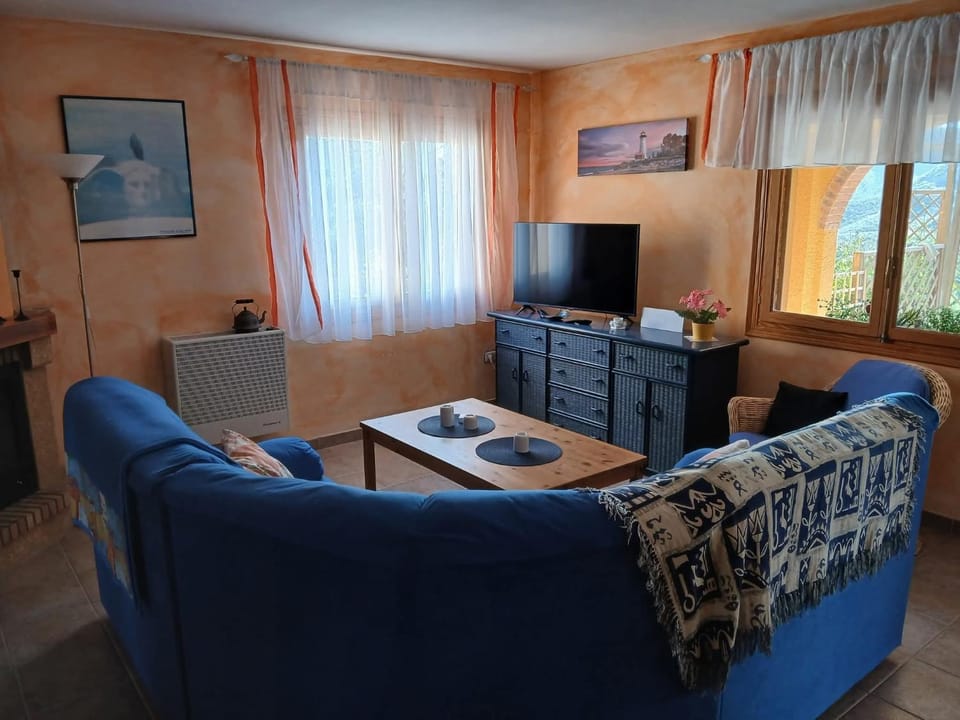 TV and multimedia, Living room, Seating area