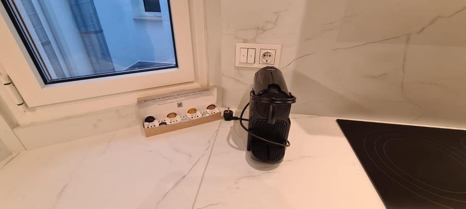 Coffee/tea facilities, hair dryier
