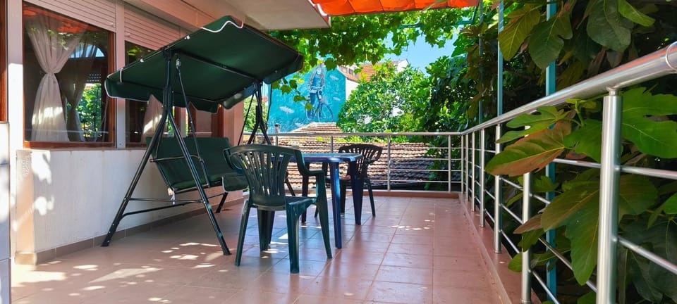 Patio, Day, Garden, View (from property/room), Balcony/Terrace, Dining area
