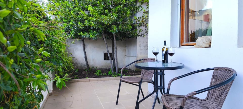 Patio, Day, Garden, View (from property/room), Balcony/Terrace, Seating area, Dining area, Garden view