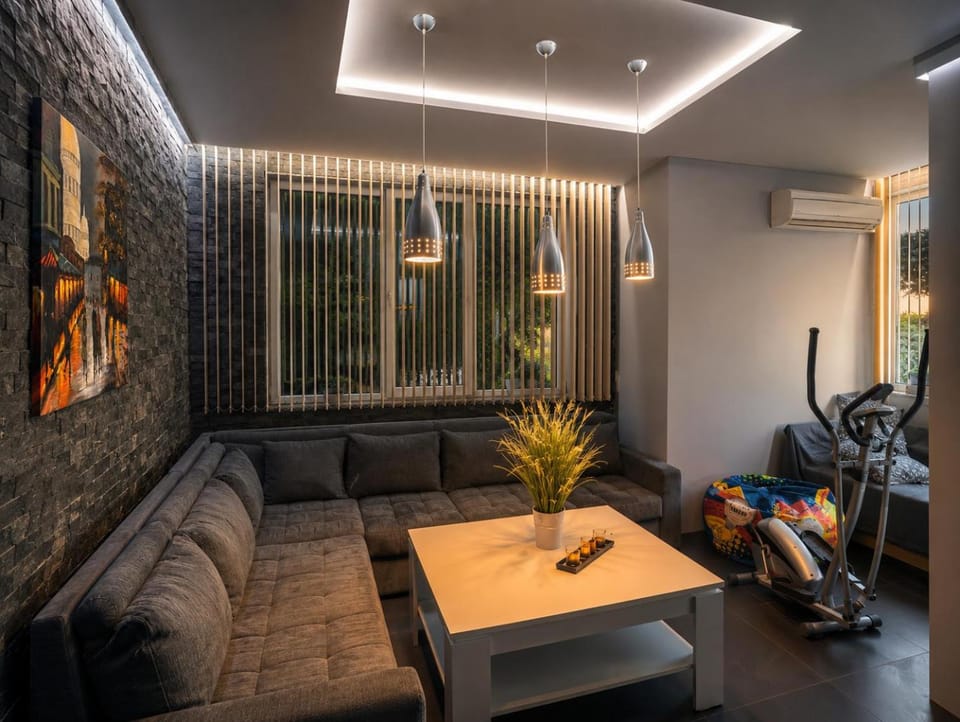 Villa Avelia - Sea View Jacuzzi Retreat House in Varna