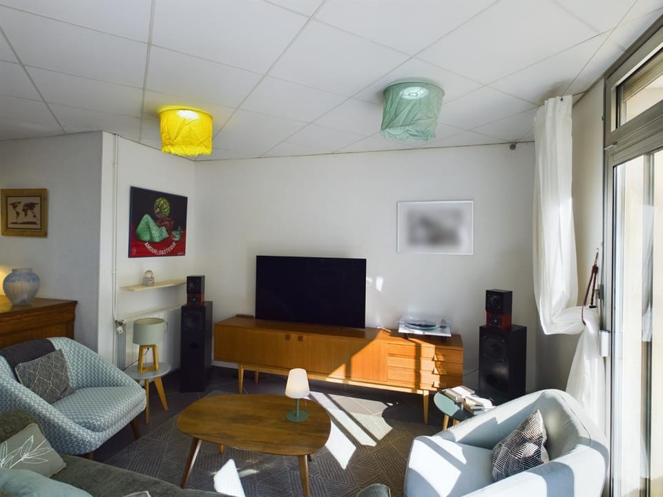 Communal lounge/ TV room, Living room