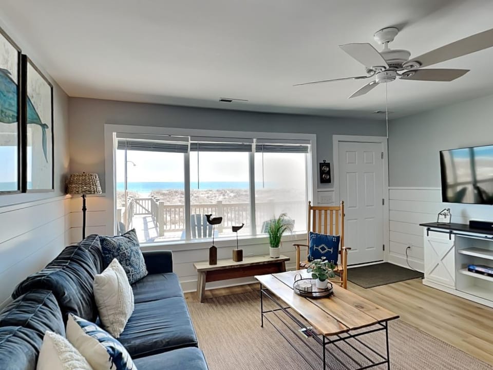 Sea Paradise Cottage House in Topsail Beach